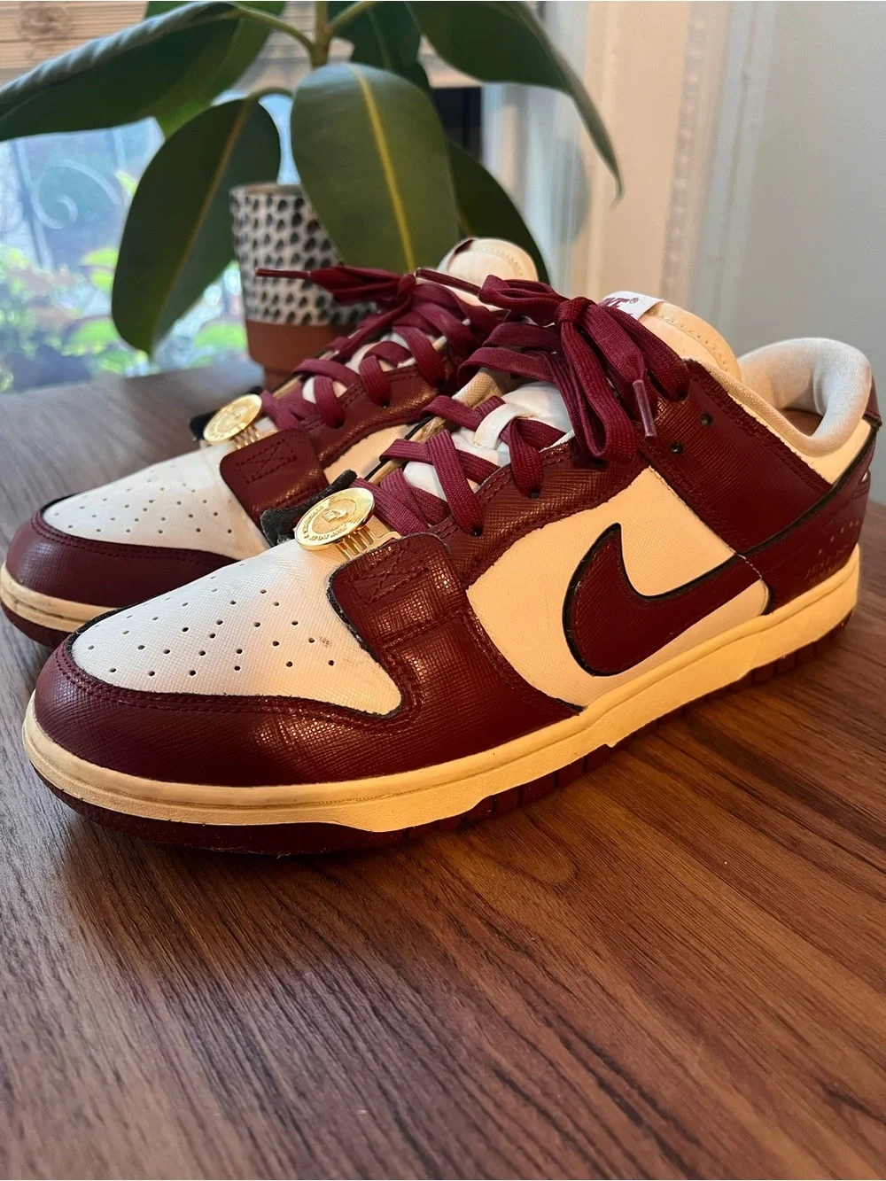 Nike Low-Top Sneakers in Maroon and Cream